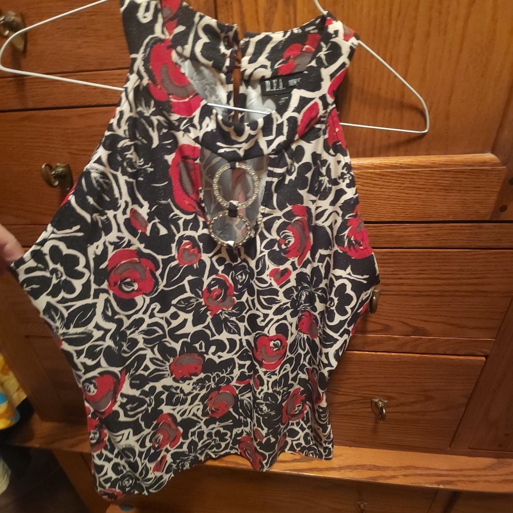 D.F.A. New York Red/Black Dress Sleeveless Blouse M